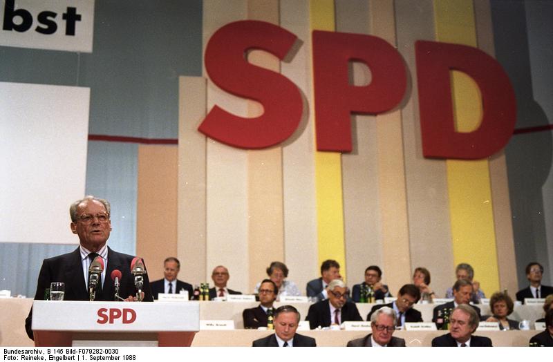Γερμανία: Άνοδο του SPD καταγράφουν δύο δημοσκοπήσεις