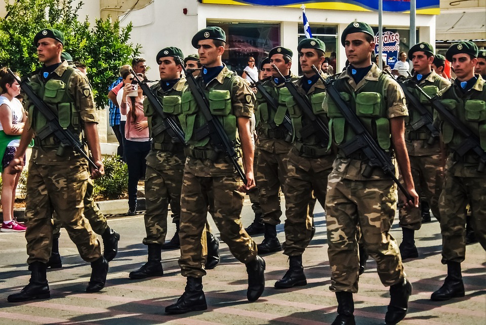 Deutsche Welle: Έλληνες οπλίτες στο γερμανικό στρατό;