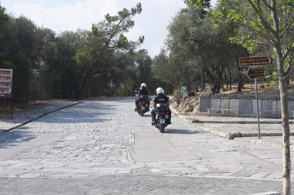 Και όμως! Είναι γεγονός! Η ελληνική αστυνομία απέκτησε προφίλ στο Facebook!