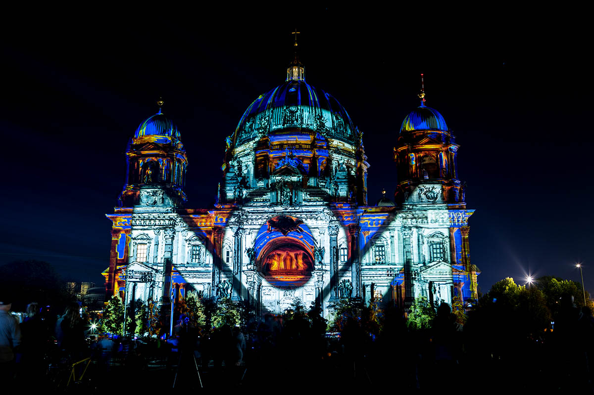 Festival of Lights: Το Βερολίνο γίνεται ένας πολύχρωμος καμβάς