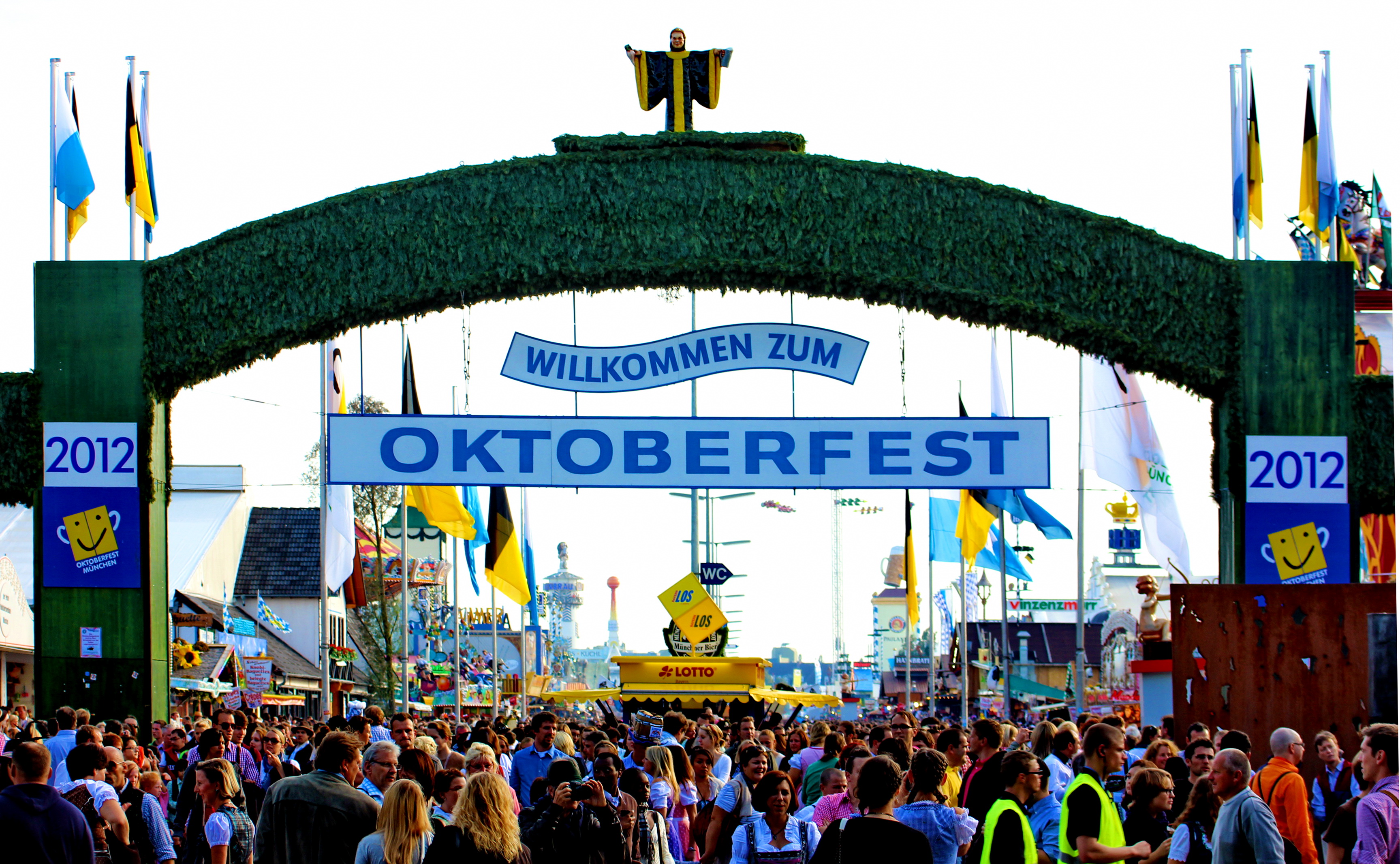 Ο Ομπάμα θα επιστρέψει στη Γερμανία για τo... Oktoberfest!