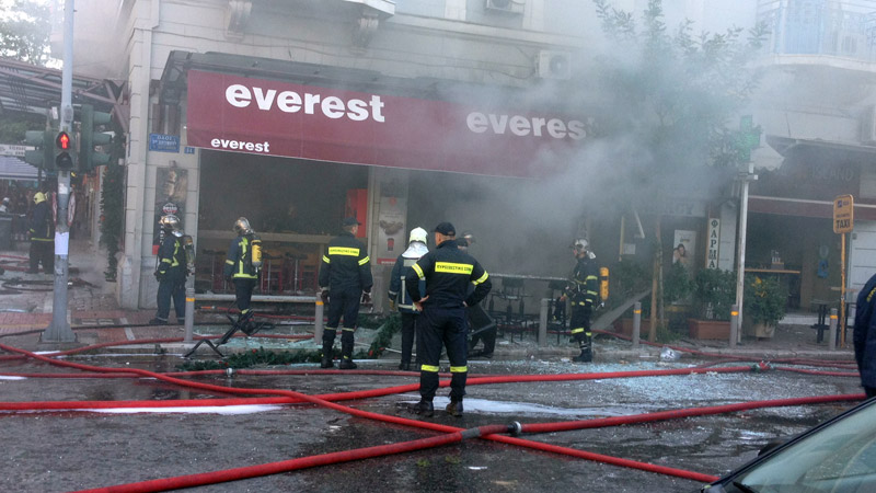 Μία νεκρή γυναίκα και πέντε τραυματίες στην Αθήνα - Όλοι έπεσαν κάτω και ούρλιαζαν