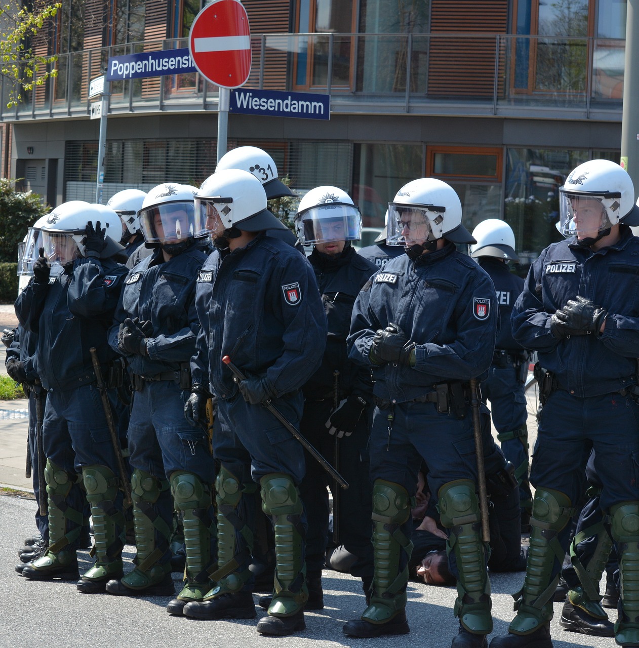 Berlin: Αριθμοί που τρομάζουν – Καθημερινά 17 επιθέσεις εναντίον αστυνομικών