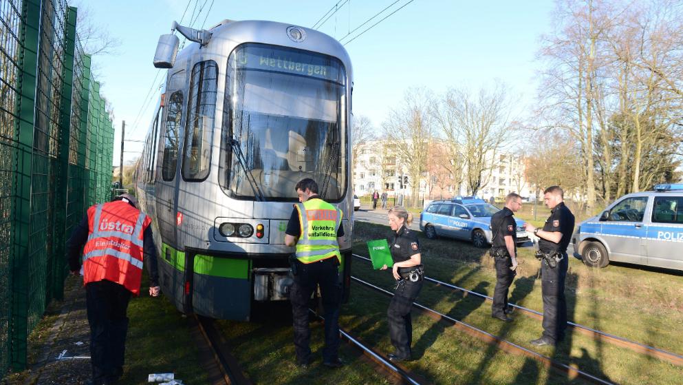 Hannover: Τραγικό! Μαθητής παρασύρθηκε από τραμ … επειδή φορούσε ακουστικά