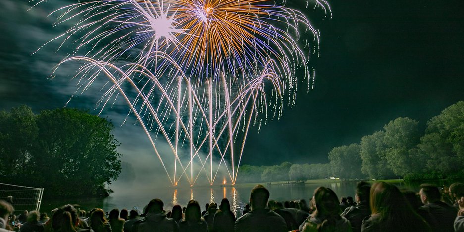 Bonn: Πλήθος κόσμου στο „Rhein in Flammen“ - Πάνω από 100.000 επισκέπτες απόλαυσαν τα πυροτεχνήματα