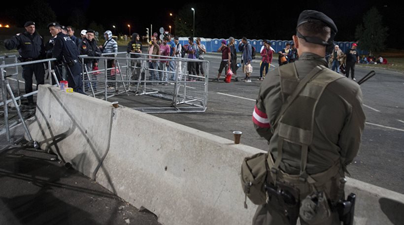 Η Αυστρία αναπτύσσει στρατό στα σύνορα με την Ιταλία λόγω των μεταναστών