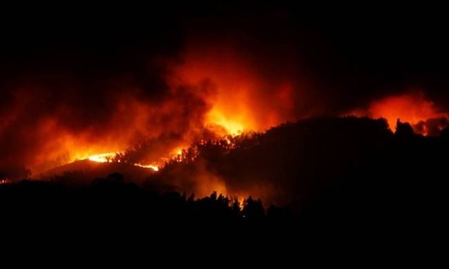 Πύρινος εφιάλτης στην Αλβανία - Καίγονται τα χωριά της ελληνικής μειονότητας