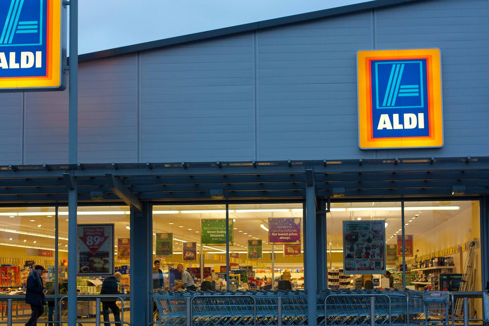 Γερμανία: Προσοχή στους καταναλωτές! H Aldi ανακαλεί αλλαντικά λόγω επικίνδυνου μικροβίου