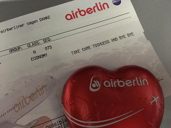 «Τίτλοι τέλους» για την AirBerlin με τα τελευταία αεροσκάφη να προσγειώνονται στα αεροδρόμια της Κολωνίας και του Ντίσελντορφ