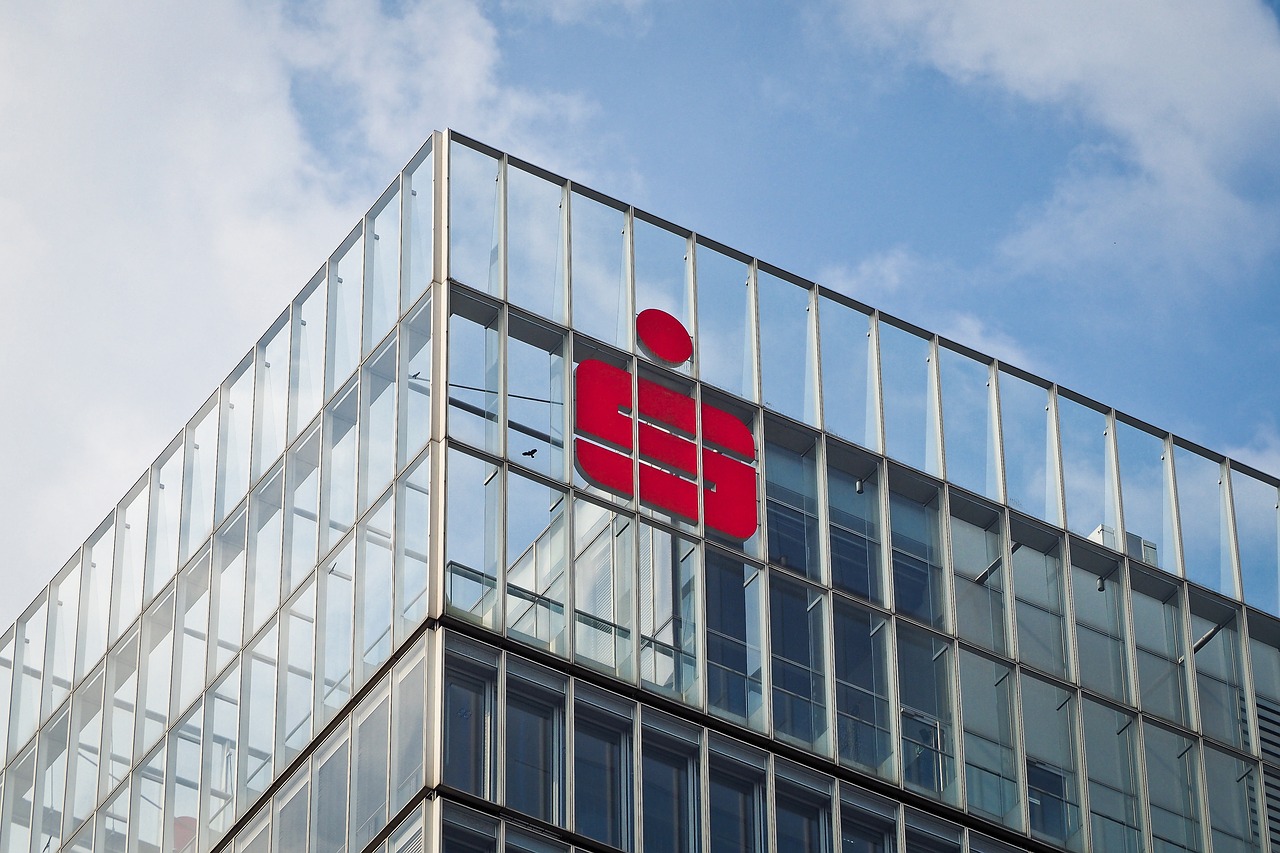 Sparkasse Köln-Bonn: Μαζικές απολύσεις λόγω της … αυξανόμενης ψηφιοποίησης