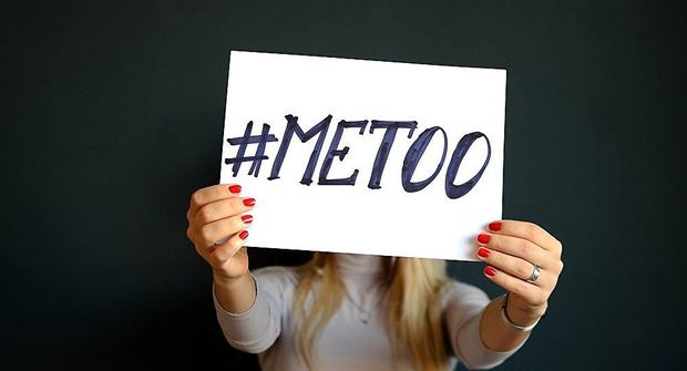 Γερμανία: Τι αποκαλύπτει η Καμπάνια #MeToo σχετικά με τη Σεξουαλική Κακοποίηση