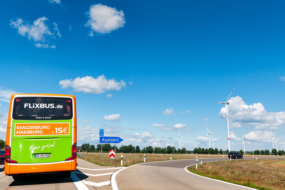 Γερμανία: Η Flixbus εγκαθιστά κάμερες παρακολούθησης στο χώρο αποσκευών – Δείτε το λόγο