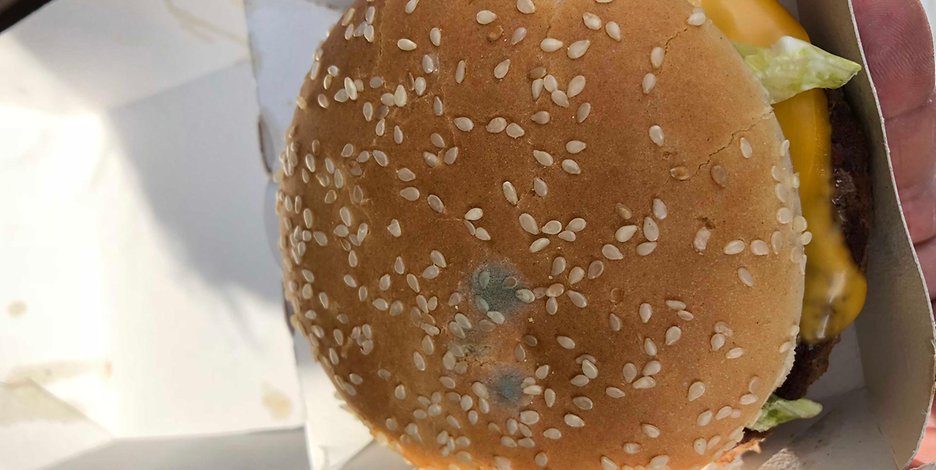 Γερμανία: Αηδία! Burger με μούχλα σε κατάστημα McDonald's